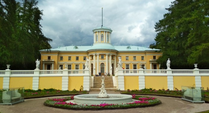 Архангельское. Главный дворец и верхняя терраса