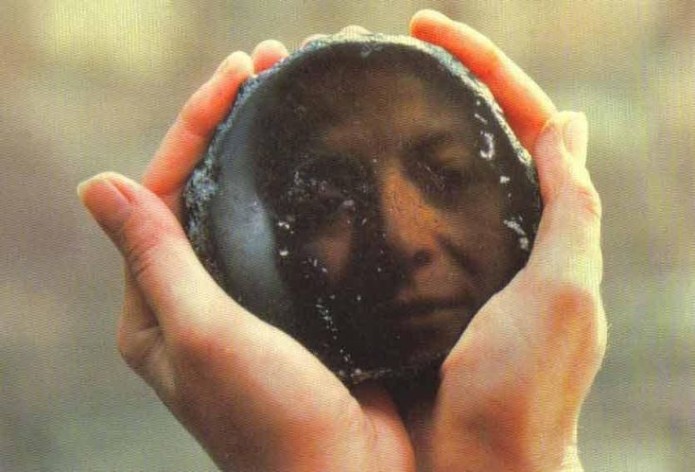 Обсидиановое зеркало