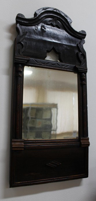 Зеркало из фондов Усть-Кутского исторического музея