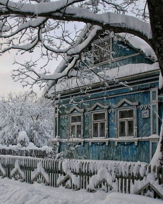 Дом с резными наличниками
