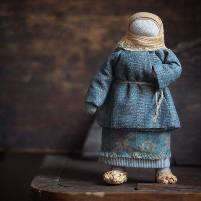 Обереговая кукла без лица